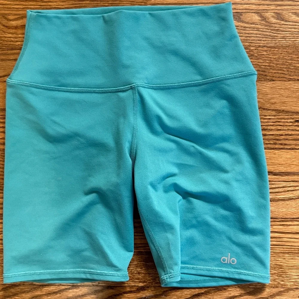 ALO Yoga Turquoise Top - Picture 5 of 7